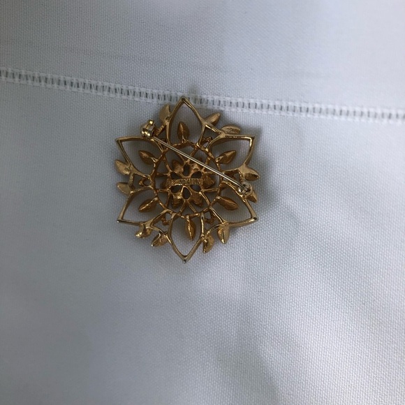 Vtg Sarah Coventry Peta-Lure Floral Brooch - Picture 2 of 5